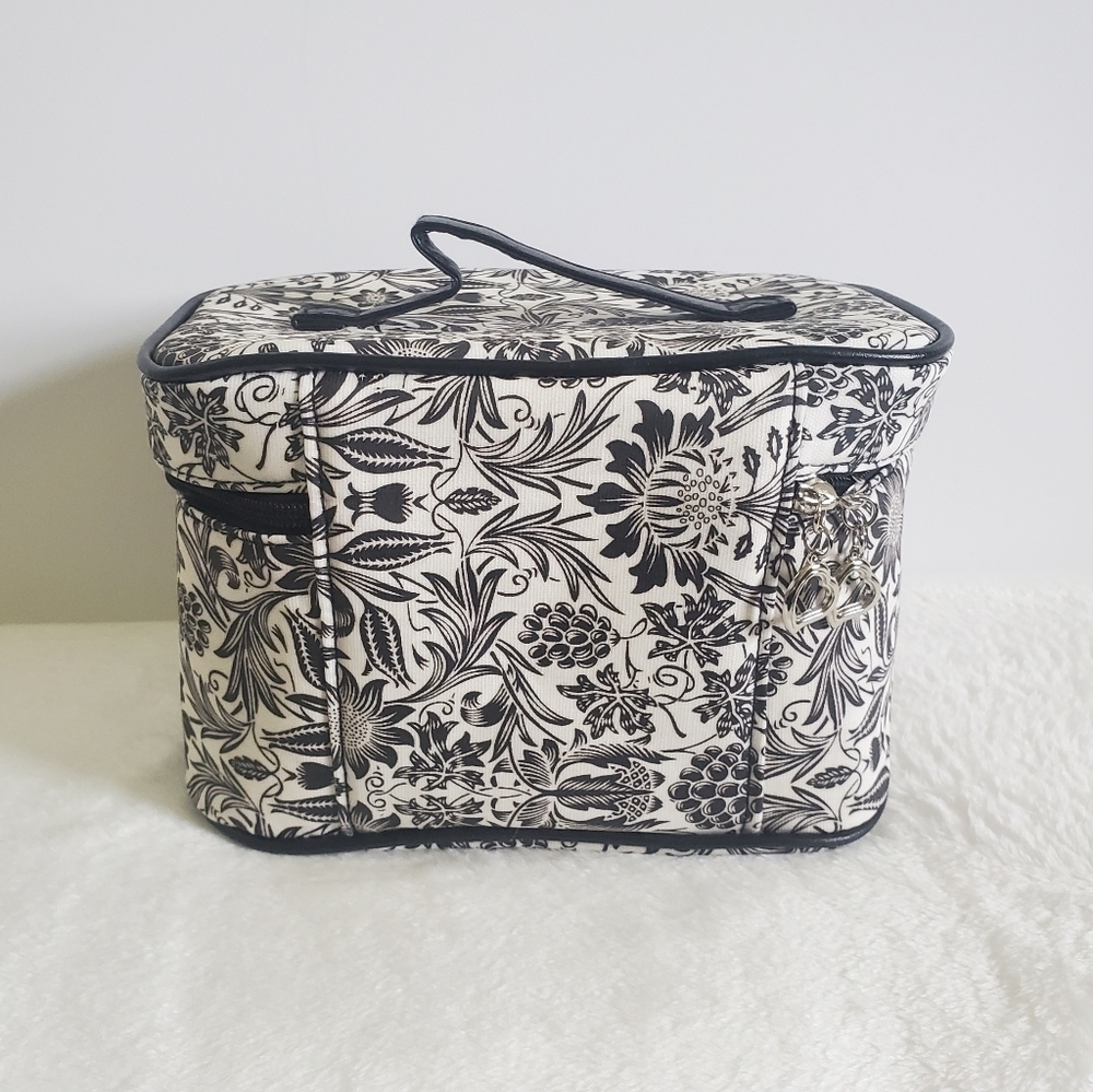 Bella Russo Black White Floral Flower Cosmetic Bag Case NWOT - Picture 2 of 12